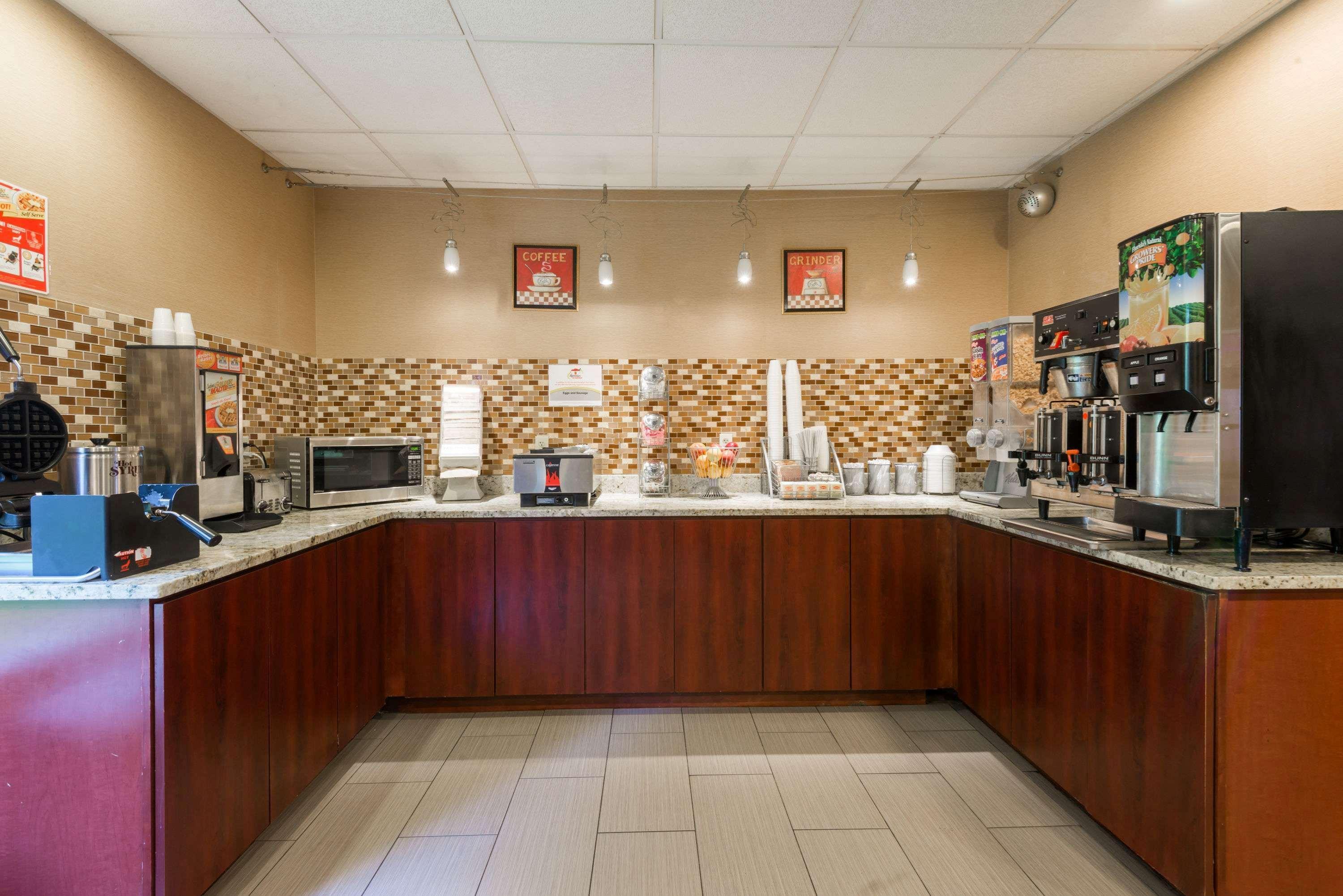 Super 8 By Wyndham Mars/Cranberry/Pittsburgh Area Hotel Cranberry Township Exterior photo
